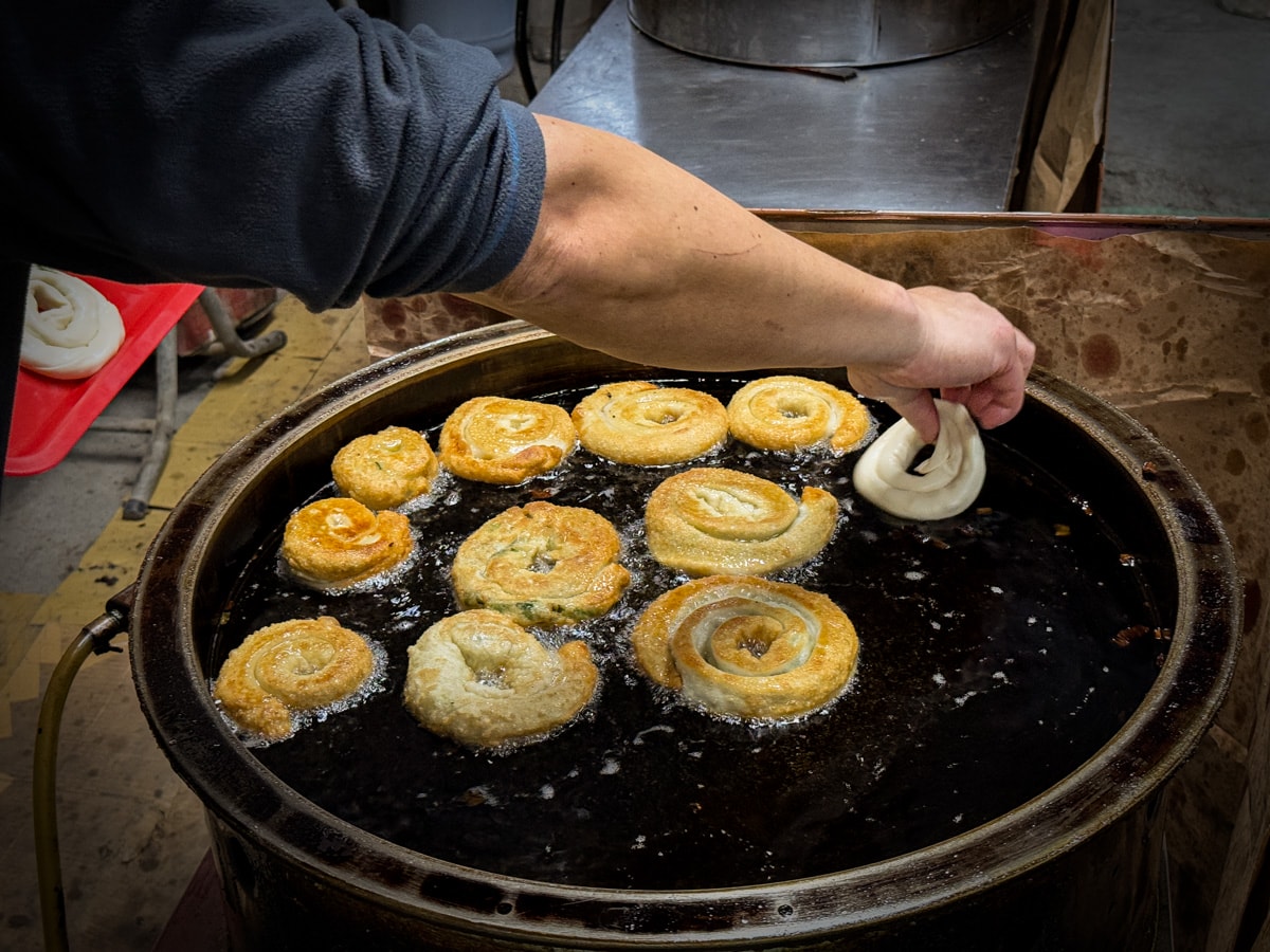【星寶蔥體驗農場】宜蘭三星親子一日遊必去！拔蔥、蔥派DIY、動物互動全攻略！