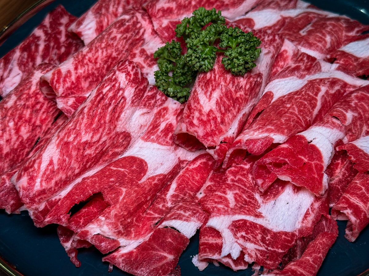 【初殿鍋物】中和景安站火鍋美食推薦，平日套餐299元起，內建超好吃被火鍋耽誤的滷肉飯！