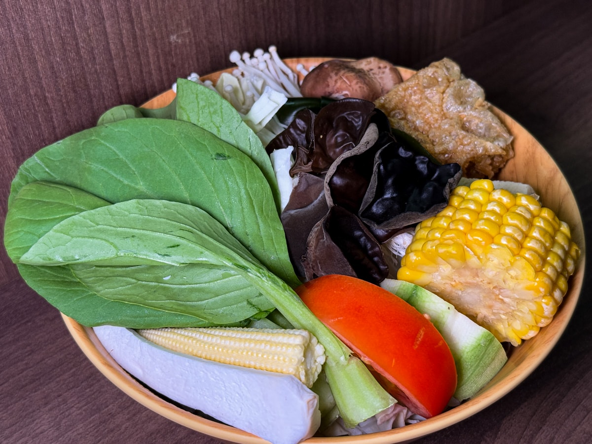 【初殿鍋物】中和景安站火鍋美食推薦，平日套餐299元起，內建超好吃被火鍋耽誤的滷肉飯！
