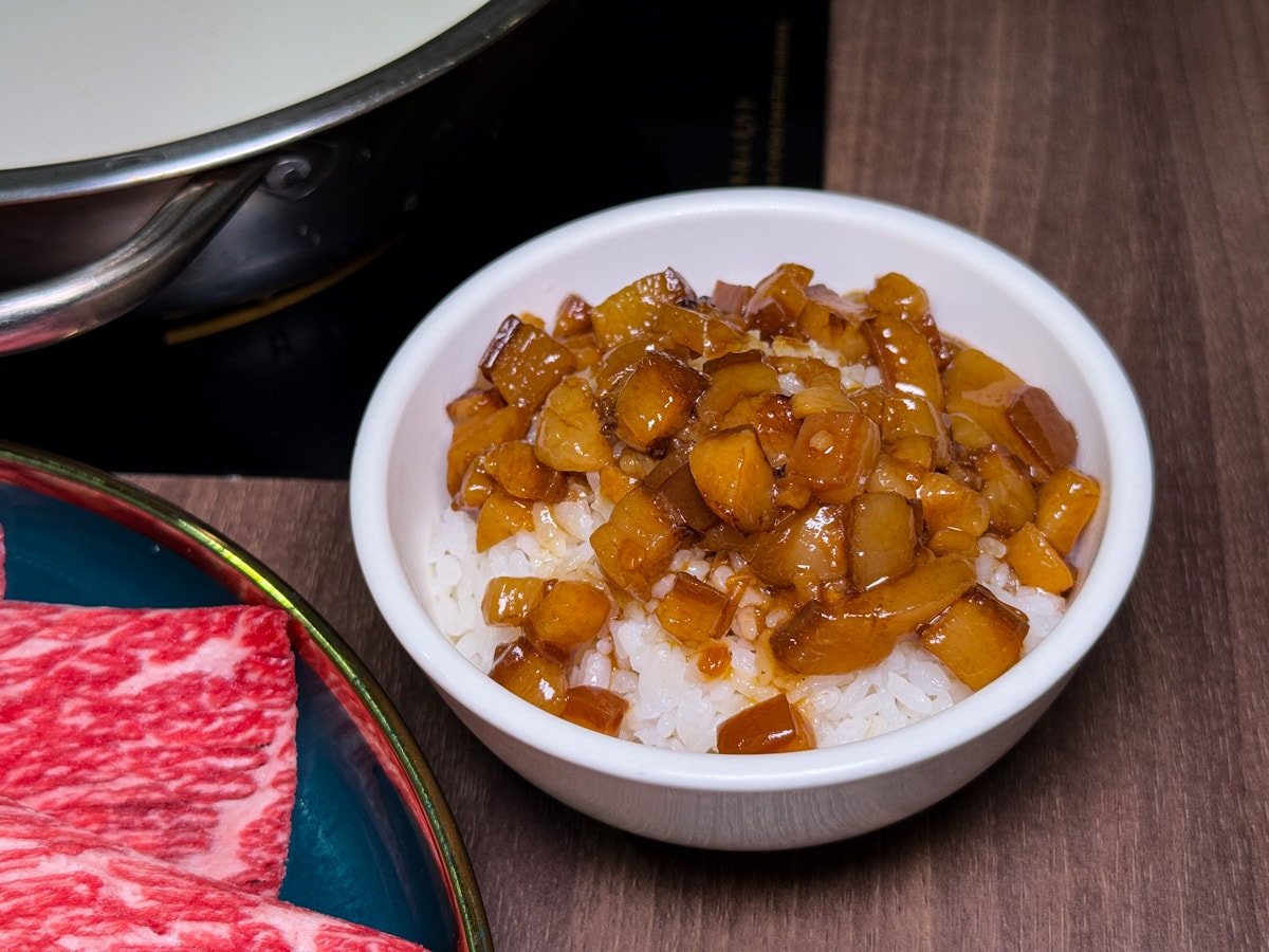 【初殿鍋物】中和景安站火鍋美食推薦，平日套餐299元起，內建超好吃被火鍋耽誤的滷肉飯！