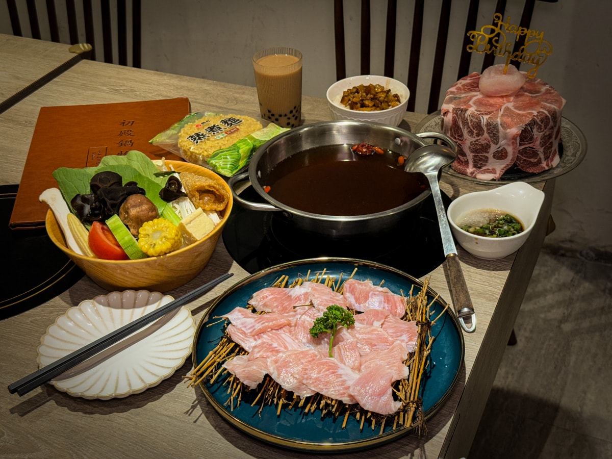 【初殿鍋物】台北永春站人氣火鍋美食推薦，平日套餐299元起，信義區必吃的平價火鍋餐廳推薦！