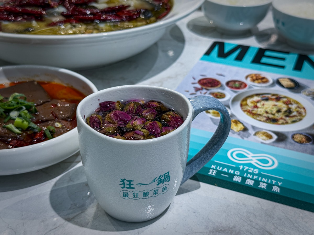 【狂一鍋酸菜魚】西門必吃酸菜魚美食餐廳推薦，550元起大啖爆紅的年輕時尚酸菜魚，品狂一鍋美學一生