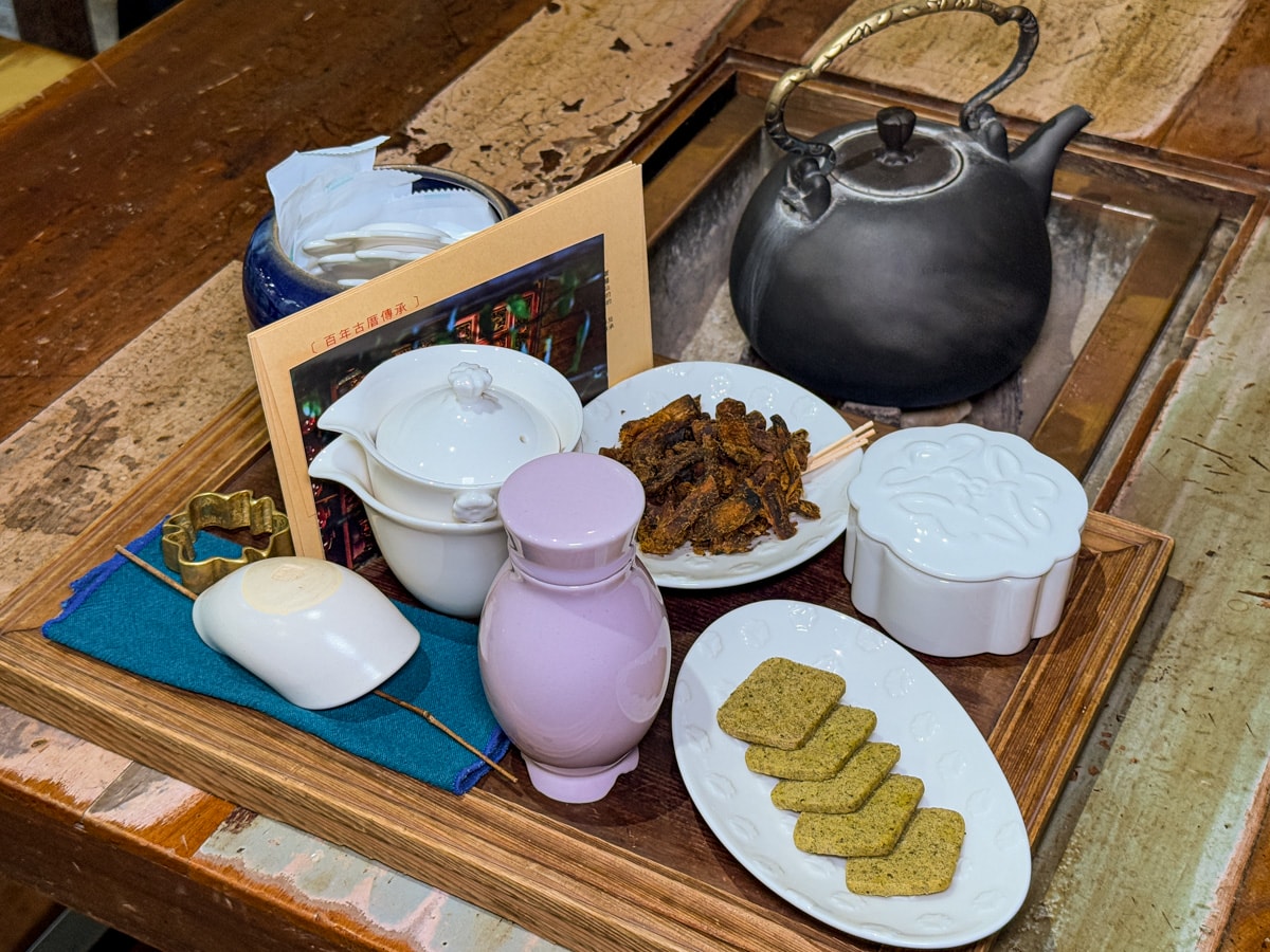 【九份茶坊】九份人氣泡茶推薦,九份第一家百年古厝茶坊,結合茶陶畫的絕美人文藝術空間! - 第16張圖 【九份茶坊】九份人氣泡茶推薦,九份第一家百年古厝茶坊,結合茶陶畫的絕美人文藝術空間!