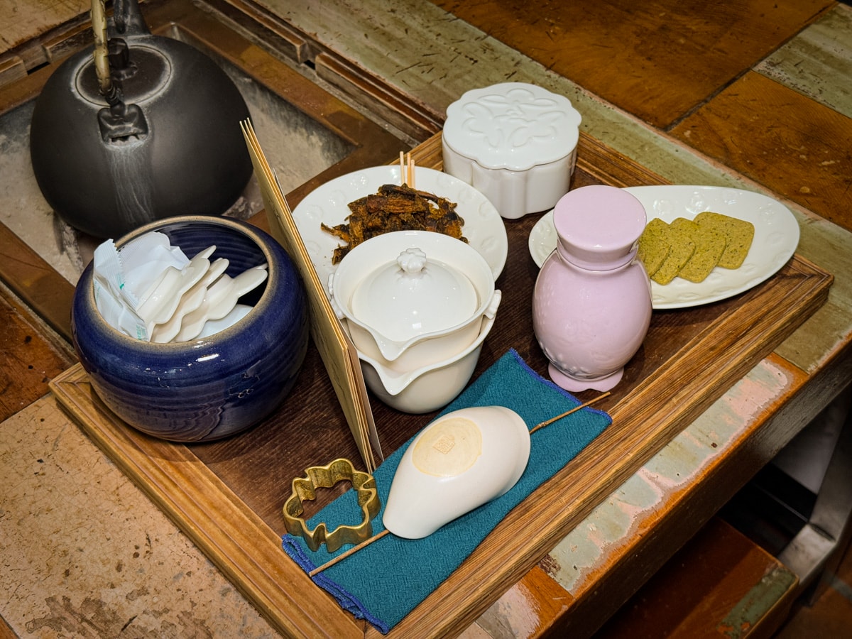 【九份茶坊】九份人氣泡茶推薦,九份第一家百年古厝茶坊,結合茶陶畫的絕美人文藝術空間! - 第33張圖 【九份茶坊】九份人氣泡茶推薦,九份第一家百年古厝茶坊,結合茶陶畫的絕美人文藝術空間!