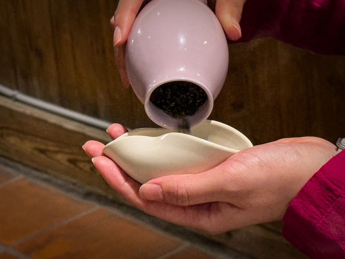 【九份茶坊】九份人氣泡茶推薦,九份第一家百年古厝茶坊,結合茶陶畫的絕美人文藝術空間! - 第36張圖 【九份茶坊】九份人氣泡茶推薦,九份第一家百年古厝茶坊,結合茶陶畫的絕美人文藝術空間!