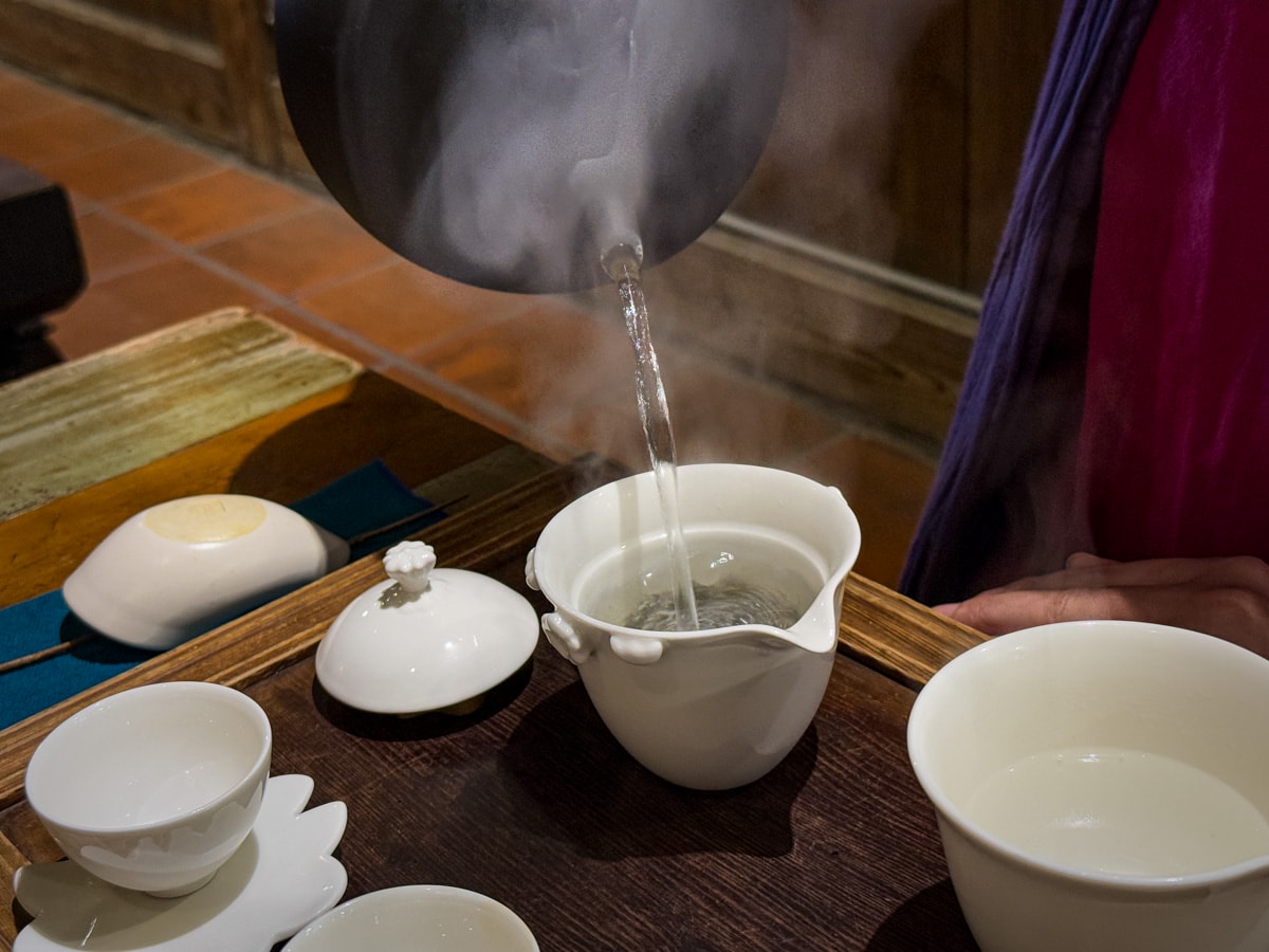 【九份茶坊】九份人氣泡茶推薦,九份第一家百年古厝茶坊,結合茶陶畫的絕美人文藝術空間! - 第37張圖 【九份茶坊】九份人氣泡茶推薦,九份第一家百年古厝茶坊,結合茶陶畫的絕美人文藝術空間!