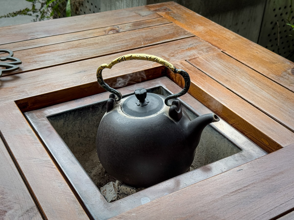 【九份茶坊】九份人氣泡茶推薦,九份第一家百年古厝茶坊,結合茶陶畫的絕美人文藝術空間! - 第17張圖 【九份茶坊】九份人氣泡茶推薦,九份第一家百年古厝茶坊,結合茶陶畫的絕美人文藝術空間!