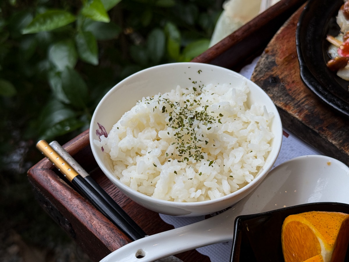 【幸福王國庭園餐廳】新北三芝秘境餐廳美食推薦，在地深耕15年的職人料理，450元起大啖精緻套餐！