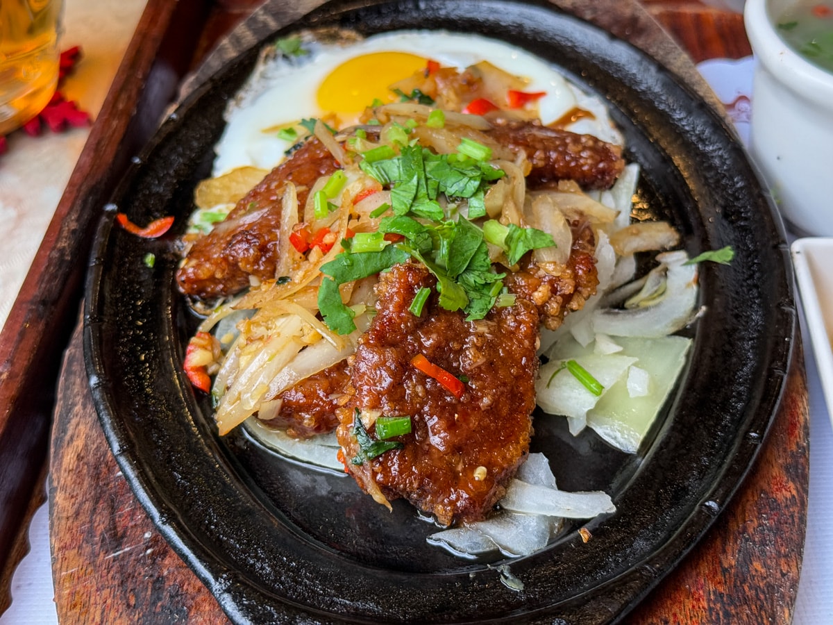 【幸福王國庭園餐廳】新北三芝秘境餐廳美食推薦，在地深耕15年的職人料理，450元起大啖精緻套餐！
