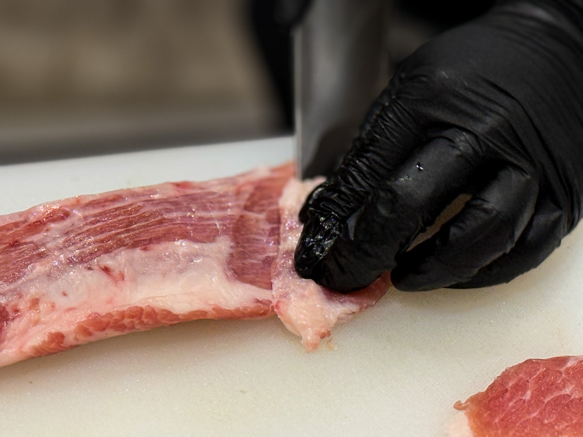 【燒肉政宗】新北中和必吃燒肉推薦，現場手切嚴選頂級肉品！內用小菜無限續，舌尖上的美味饗宴！