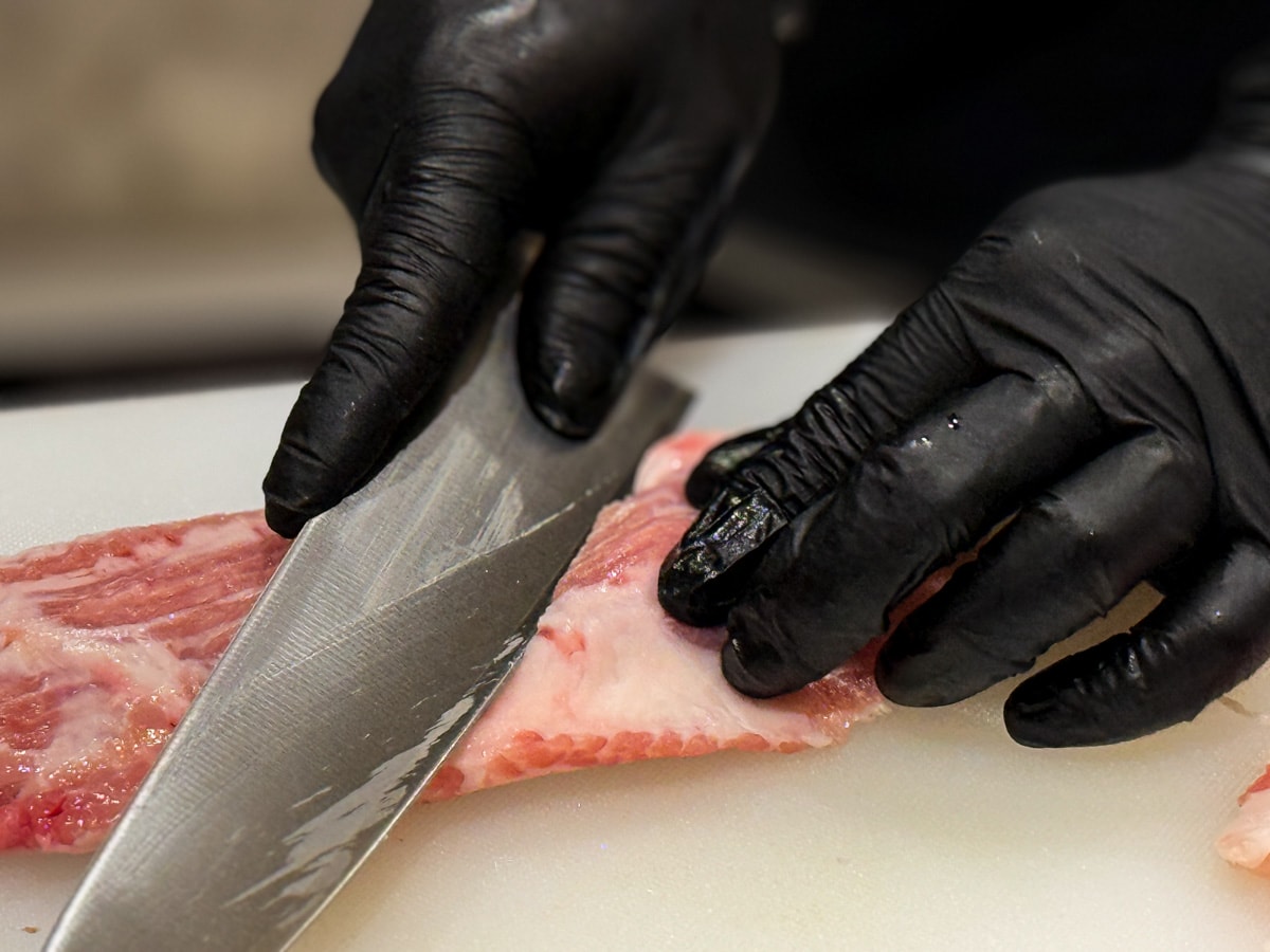 【燒肉政宗】新北中和必吃燒肉推薦，現場手切嚴選頂級肉品！內用小菜無限續，舌尖上的美味饗宴！