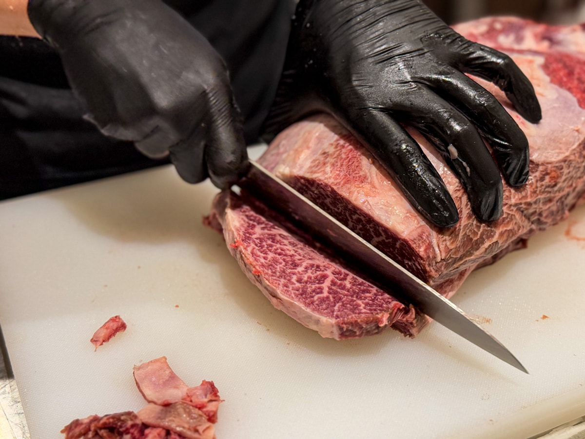 【燒肉政宗】新北中和必吃燒肉推薦，現場手切嚴選頂級肉品！內用小菜無限續，舌尖上的美味饗宴！