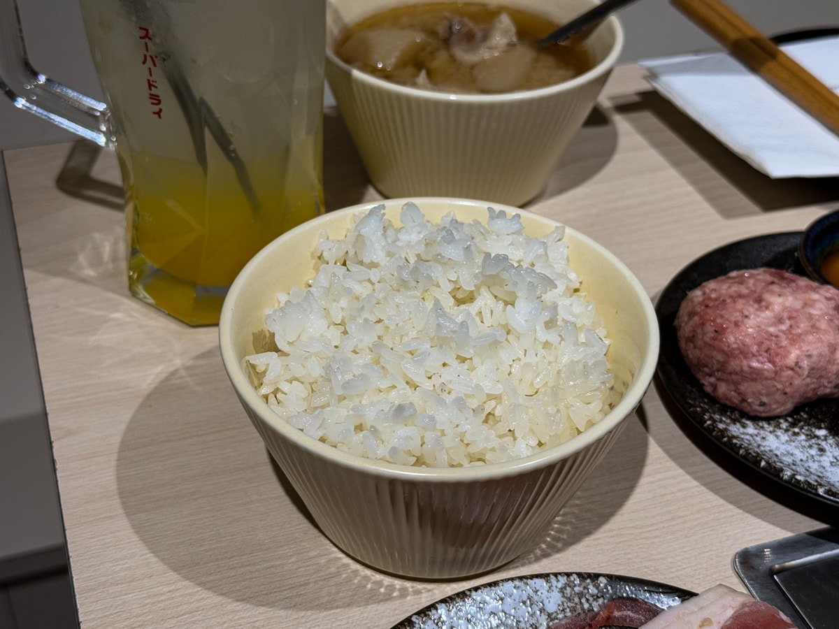【燒肉政宗】新北中和必吃燒肉推薦，現場手切嚴選頂級肉品！內用小菜無限續，舌尖上的美味饗宴！