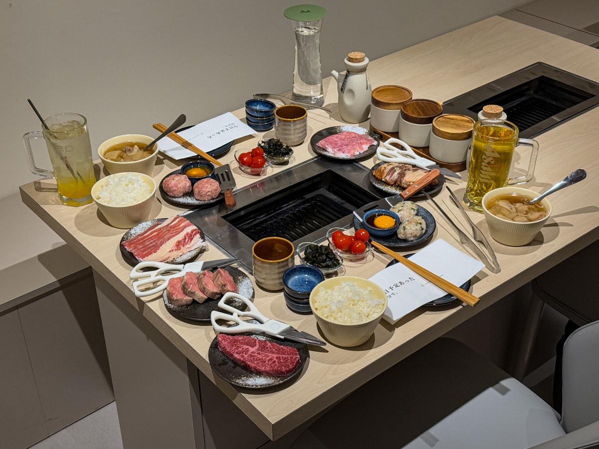 【燒肉政宗】新北中和必吃燒肉推薦，現場手切嚴選頂級肉品！內用小菜無限續，舌尖上的美味饗宴！