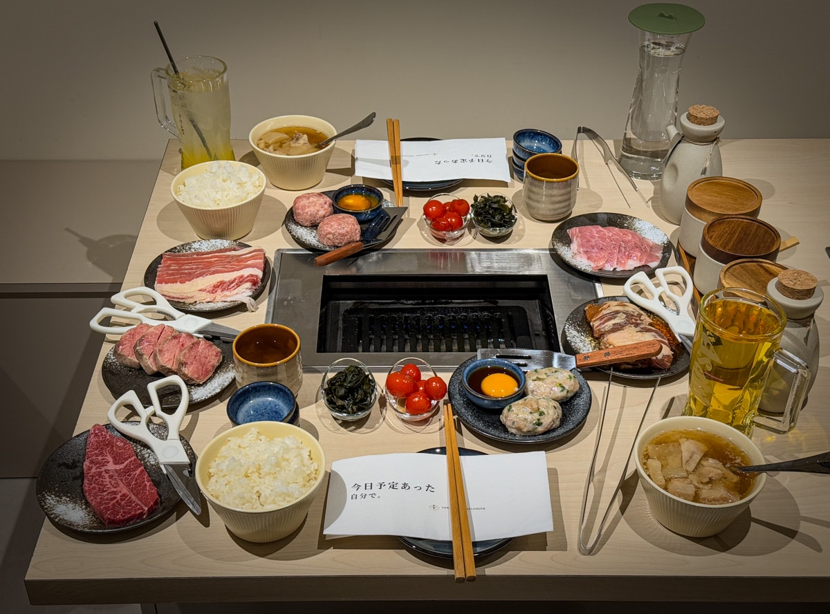 【燒肉政宗】新北中和必吃燒肉推薦，現場手切嚴選頂級肉品！內用小菜無限續，舌尖上的美味饗宴！
