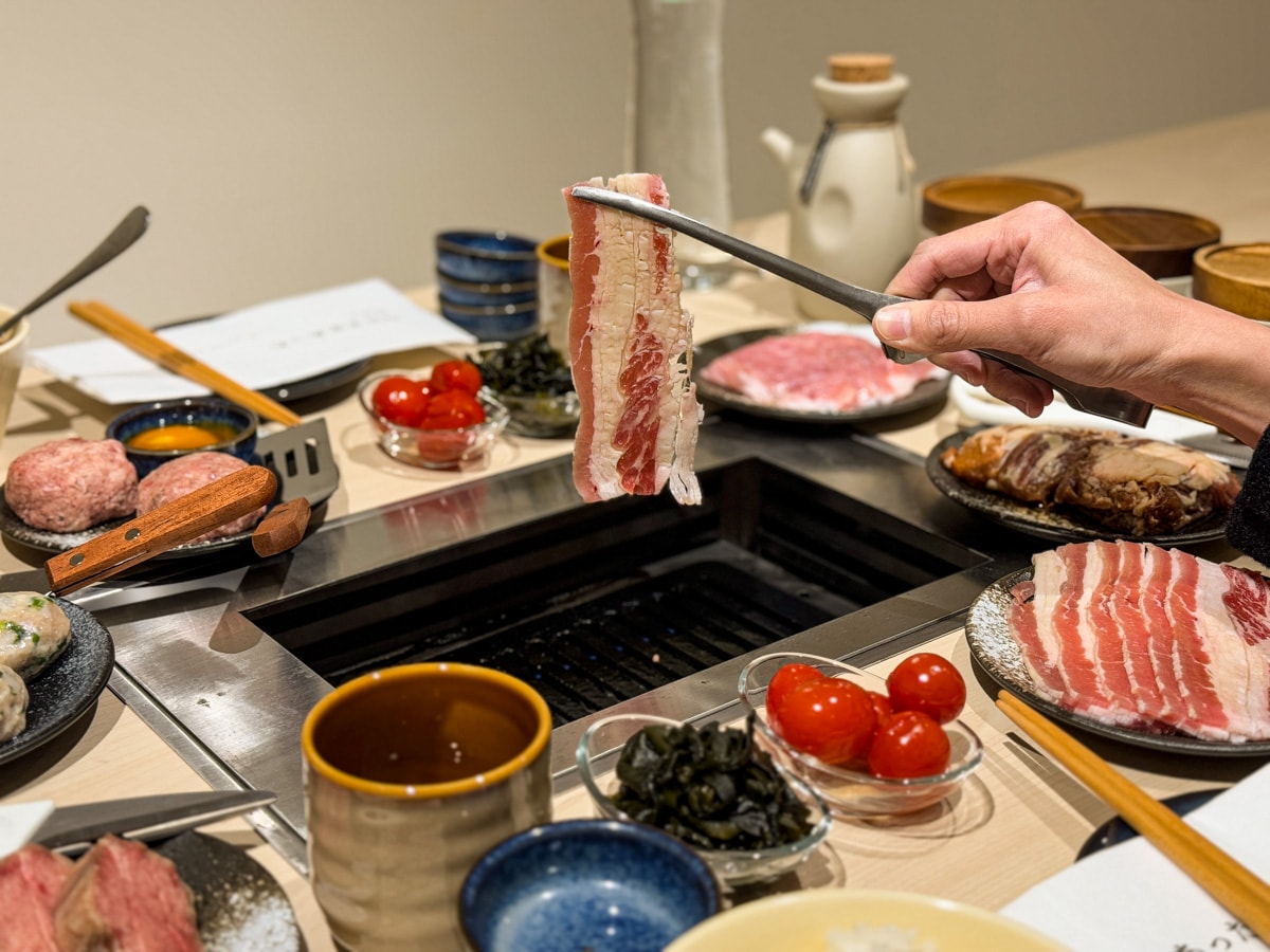 【燒肉政宗】新北中和必吃燒肉推薦，現場手切嚴選頂級肉品！內用小菜無限續，舌尖上的美味饗宴！