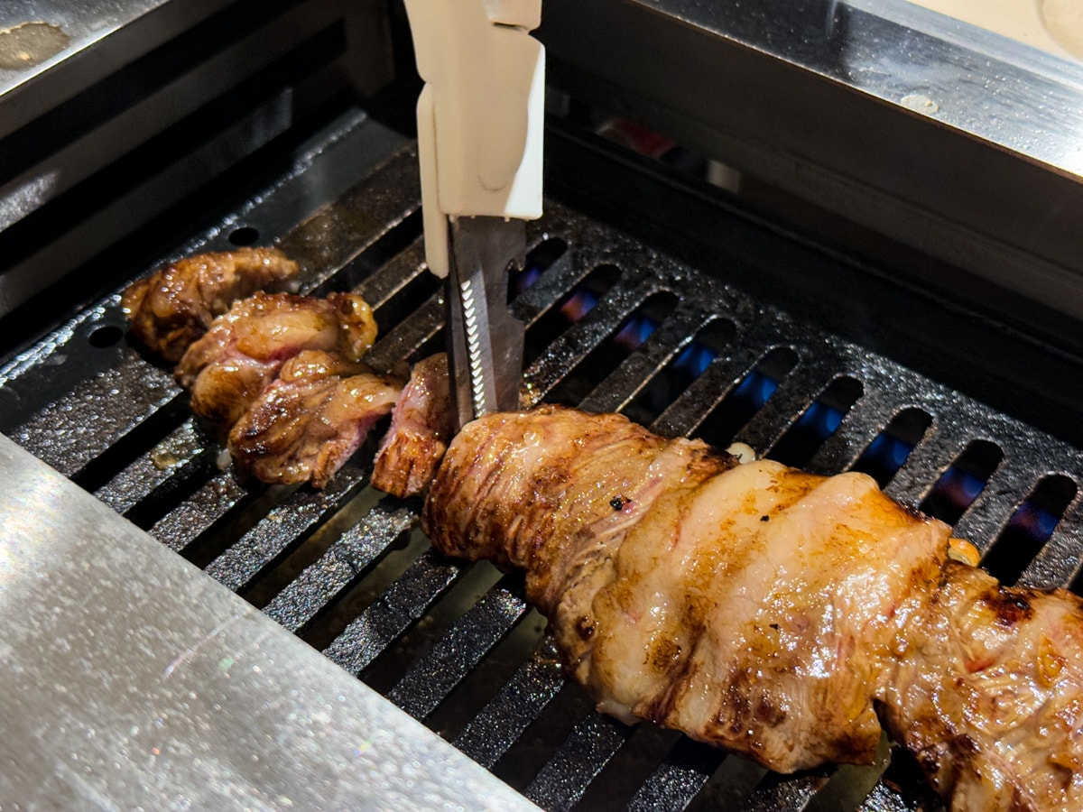 【燒肉政宗】新北中和必吃燒肉推薦，現場手切嚴選頂級肉品！內用小菜無限續，舌尖上的美味饗宴！