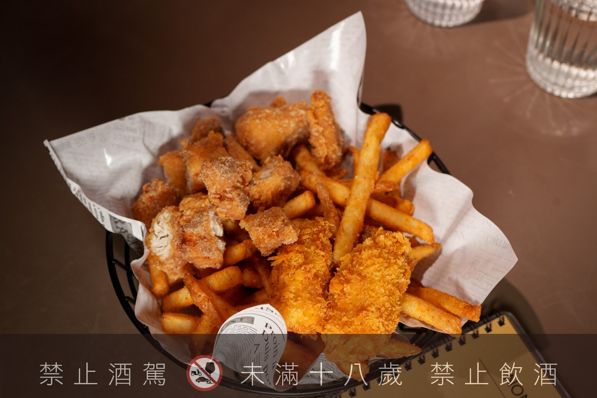【無心戒酒互助會-武昌分會】台北西門人氣酒吧推薦,酒精狂徒必喝獨家特製PUNCH!台灣主題特色調酒搭配下酒菜 - 第39張圖 【無心戒酒互助會-武昌分會】台北西門人氣酒吧推薦,酒精狂徒必喝獨家特製PUNCH!台灣主題特色調酒搭配下酒菜