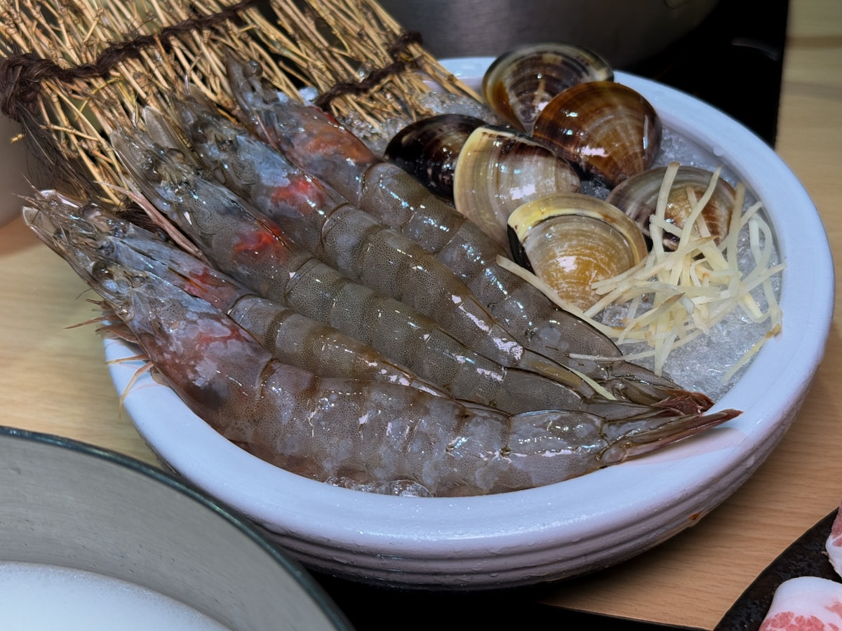 【焣苑鍋物】板橋新埔火鍋美食推薦，338元起享優質海陸個人火鍋，當月壽星贈肉肉小禮，免費提供白開水鍋涮肉給毛小孩吃！