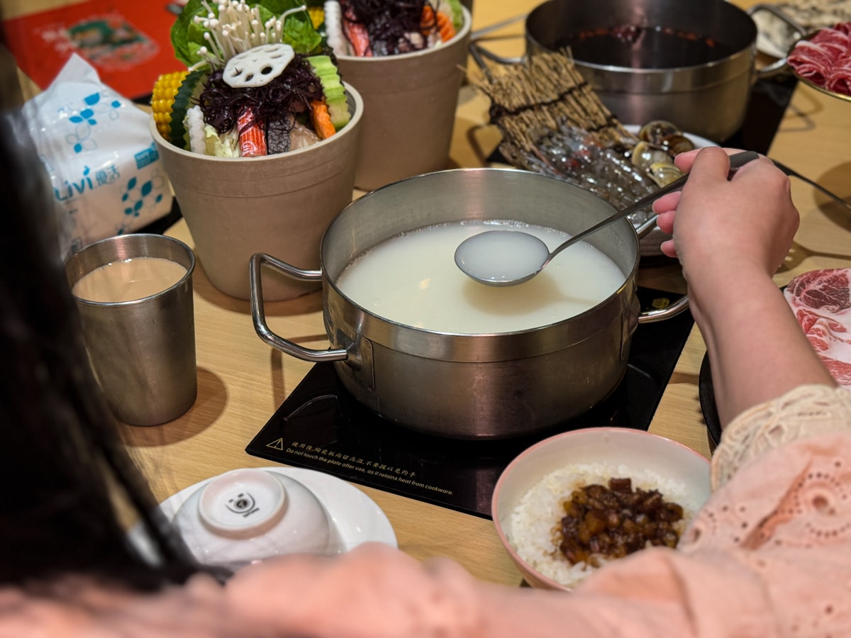 【焣苑鍋物】板橋新埔火鍋美食推薦，338元起享優質海陸個人火鍋，當月壽星贈肉肉小禮，免費提供白開水鍋涮肉給毛小孩吃！