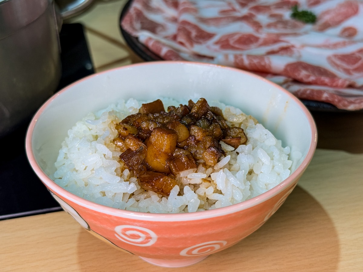 【焣苑鍋物】板橋新埔火鍋美食推薦，338元起享優質海陸個人火鍋，當月壽星贈肉肉小禮，免費提供白開水鍋涮肉給毛小孩吃！