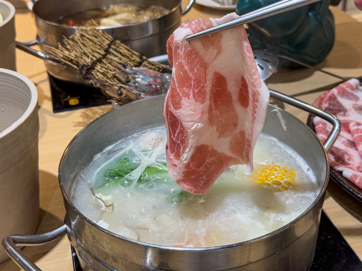 【焣苑鍋物】板橋新埔火鍋美食推薦，338元起享優質海陸個人火鍋，當月壽星贈肉肉小禮，免費提供白開水鍋涮肉給毛小孩吃！