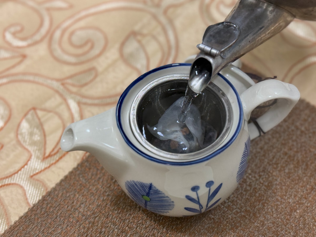 最新｜3款人氣漢方養生茶推薦！品盛堂、翰方御品、樂木集評價解析，選購指南必看！