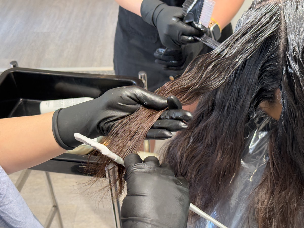【MOVE Salon】新北板橋專業染髮推薦，頂級剪燙染護的客製化設計，板橋回訪率最高的髮廊首選！