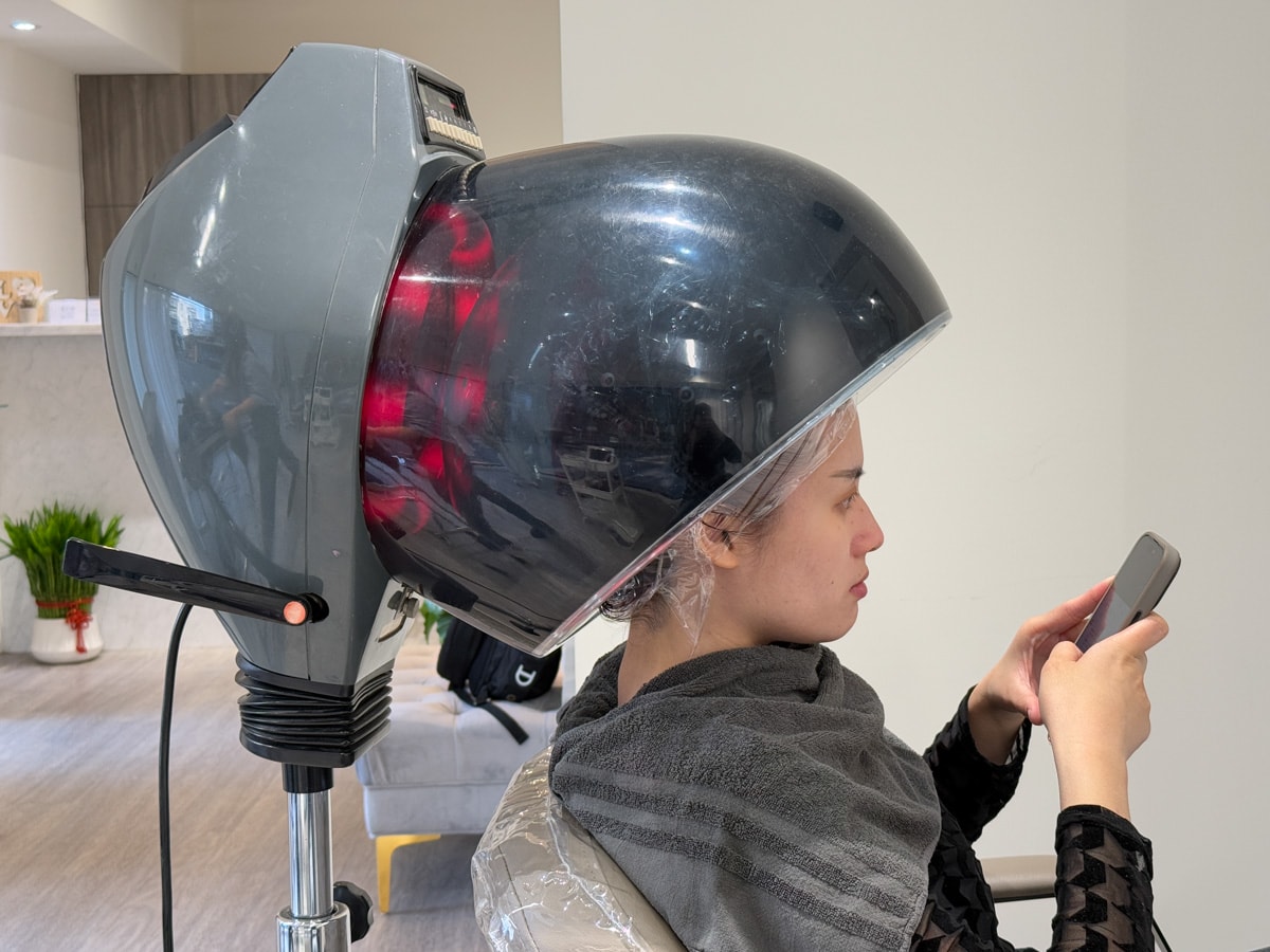 【MOVE Salon】新北板橋專業染髮推薦，頂級剪燙染護的客製化設計，板橋回訪率最高的髮廊首選！