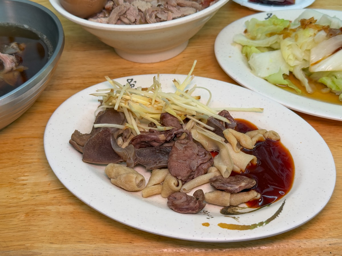 【鐘點棧 當歸鴨】新北永和樂華夜市小吃推薦,傳承古早味當歸鴨,內用當歸湯免費續加! - 第27張圖 【鐘點棧 當歸鴨】新北永和樂華夜市小吃推薦,傳承古早味當歸鴨,內用當歸湯免費續加!