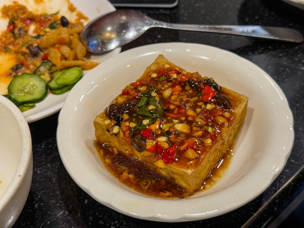 【台北東一排骨總店】台北西門附近必吃美食推薦,營業超過一甲子的古早美味,必吃老字號排骨飯! - 第22張圖 【台北東一排骨總店】台北西門附近必吃美食推薦,營業超過一甲子的古早美味,必吃老字號排骨飯!