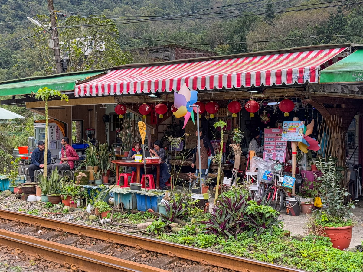 【三貂嶺車站】新北平溪隱藏景點推薦，開車到不了的秘境車站，探索三貂嶺瀑布群、百年礦業遺跡