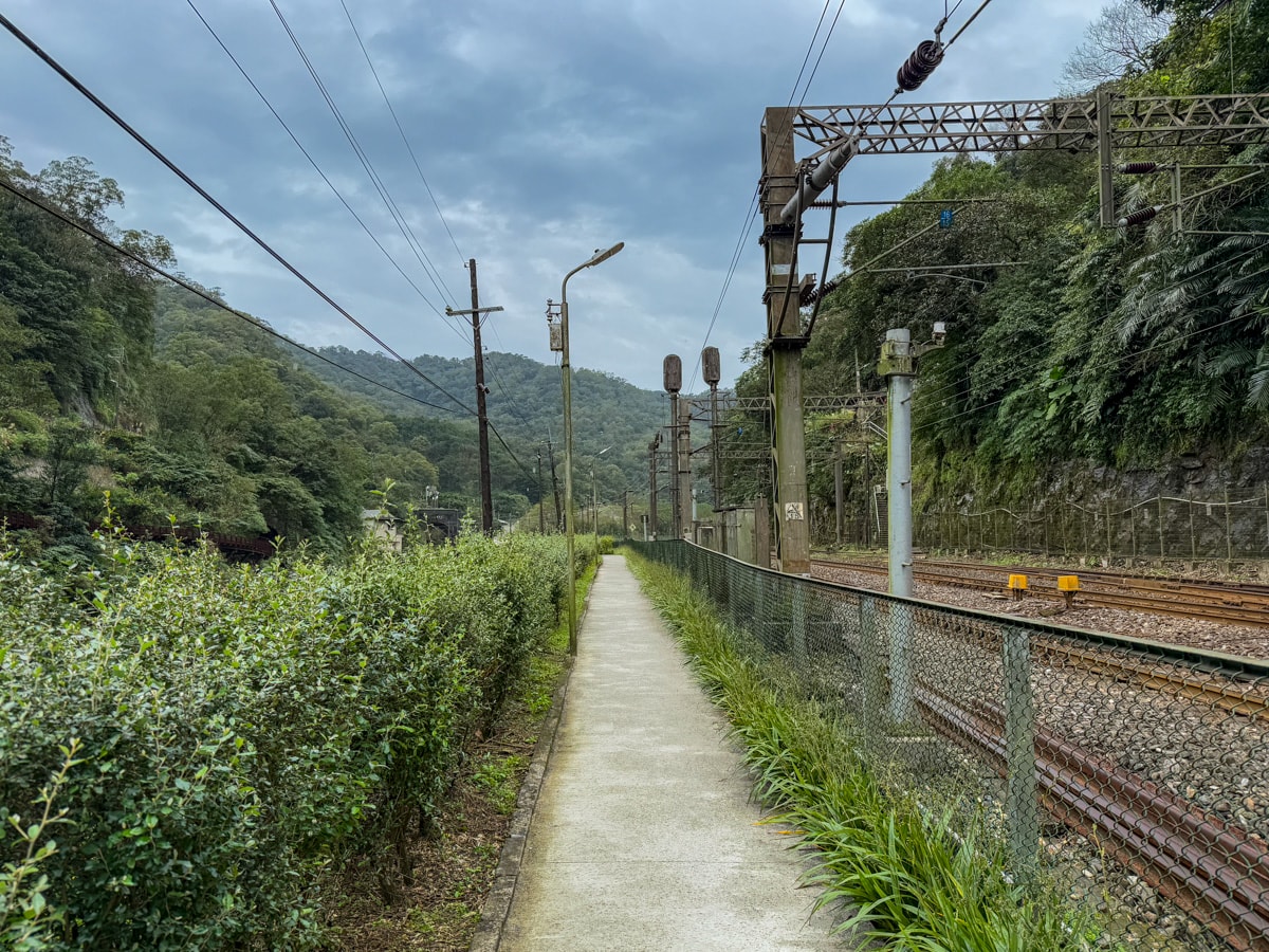 【三貂嶺車站】新北平溪隱藏景點推薦，開車到不了的秘境車站，探索三貂嶺瀑布群、百年礦業遺跡