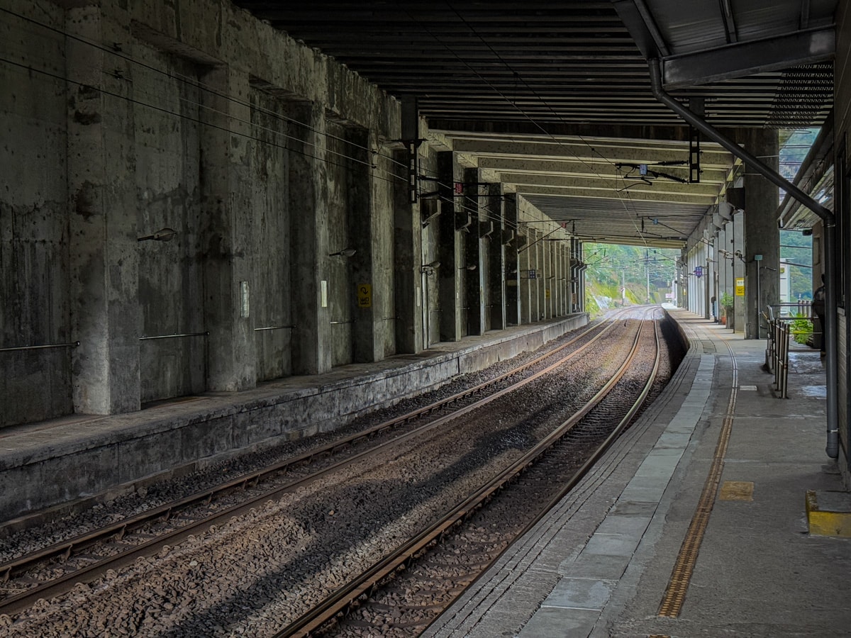 【三貂嶺車站】新北平溪隱藏景點推薦，開車到不了的秘境車站，探索三貂嶺瀑布群、百年礦業遺跡