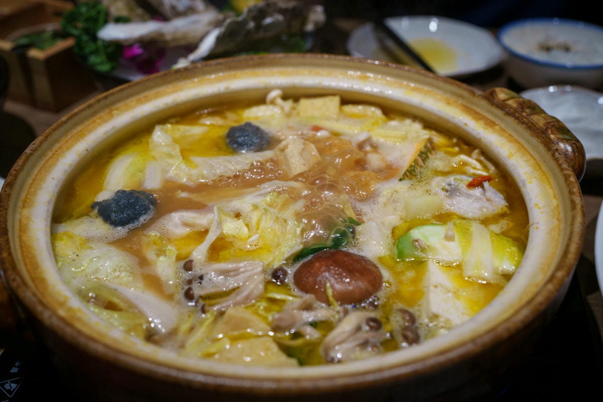 【星曜雞湯】台北中山必吃美食推薦，台灣雞湯界的LV，2880元起大啖全雞金湯！中山區頂級包場聚會首選