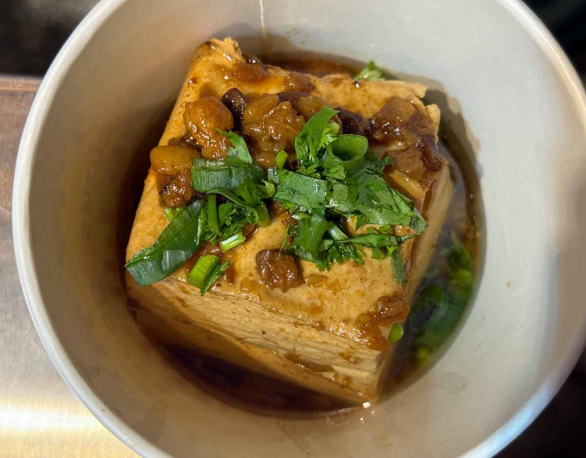 【狄咖滷肉飯】台北松山必吃宵夜推薦,60元起大啖深夜滷肉飯令人魂牽夢縈!營業到凌晨的深夜食堂! - 第24張圖 【狄咖滷肉飯】台北松山必吃宵夜推薦,60元起大啖深夜滷肉飯令人魂牽夢縈!營業到凌晨的深夜食堂!