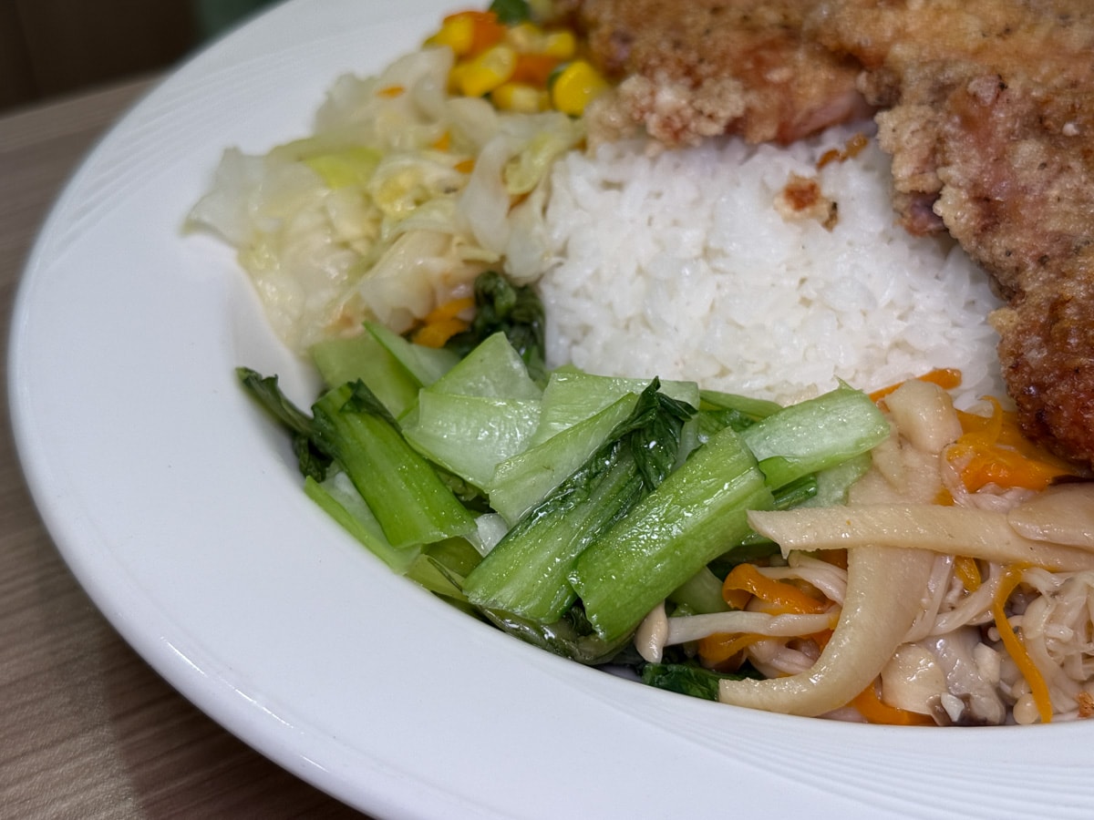 【極度飯桶】中和精緻便當推薦，14種便當飽足感滿分！內用自取享免費湯品，致力成為便當店領導品牌！