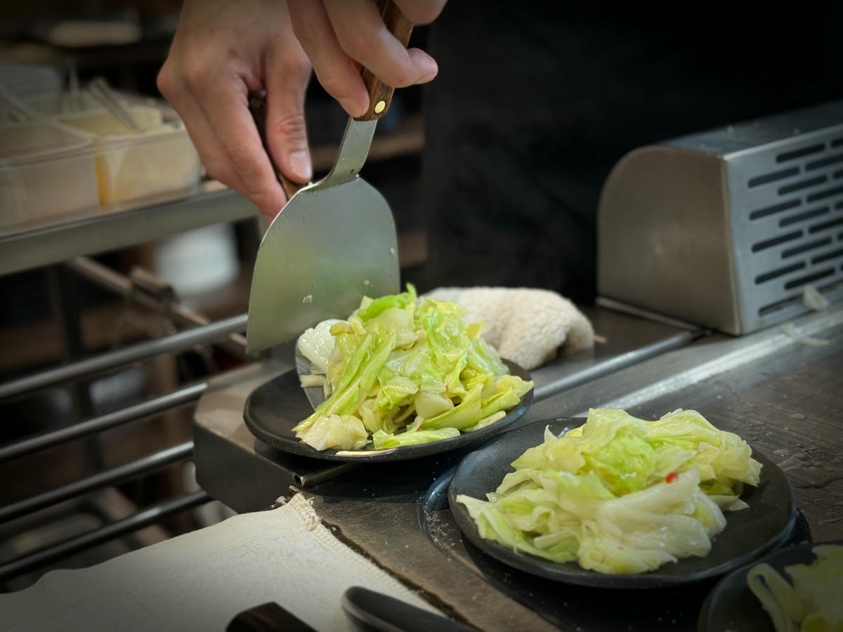 【弎食鉄板料理】彰化員林必吃美食推薦，大啖10種鐵板燒主食，加購145元升級套餐超划算！無預約制現場候位