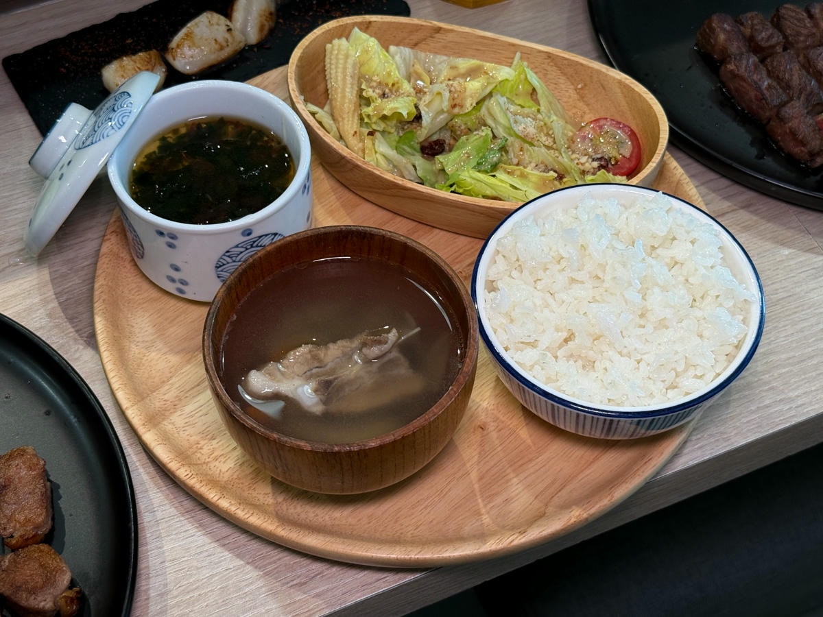 【弎食鉄板料理】彰化員林必吃美食推薦，大啖10種鐵板燒主食，加購145元升級套餐超划算！無預約制現場候位
