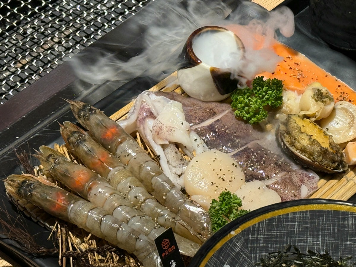 【伊笠燒肉-EZ燒肉】桃園評分最高的個人燒肉美食推薦，24種精緻燒烤套餐，特色必吃盛合、雙拼！