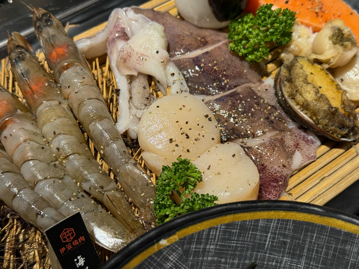 【伊笠燒肉-EZ燒肉】桃園評分最高的個人燒肉美食推薦，24種精緻燒烤套餐，特色必吃盛合、雙拼！