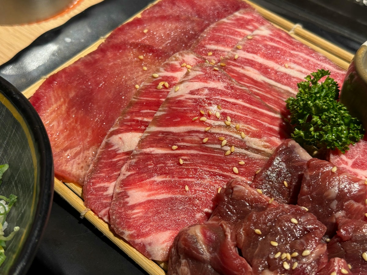 【伊笠燒肉-EZ燒肉】桃園評分最高的個人燒肉美食推薦，24種精緻燒烤套餐，特色必吃盛合、雙拼！