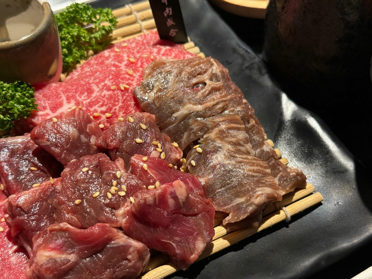 【伊笠燒肉-EZ燒肉】桃園評分最高的個人燒肉美食推薦，24種精緻燒烤套餐，特色必吃盛合、雙拼！