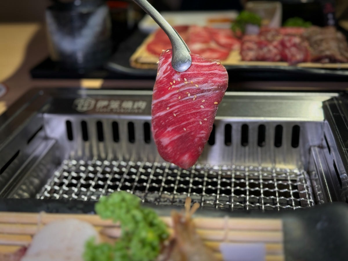 【伊笠燒肉-EZ燒肉】桃園評分最高的個人燒肉美食推薦，24種精緻燒烤套餐，特色必吃盛合、雙拼！