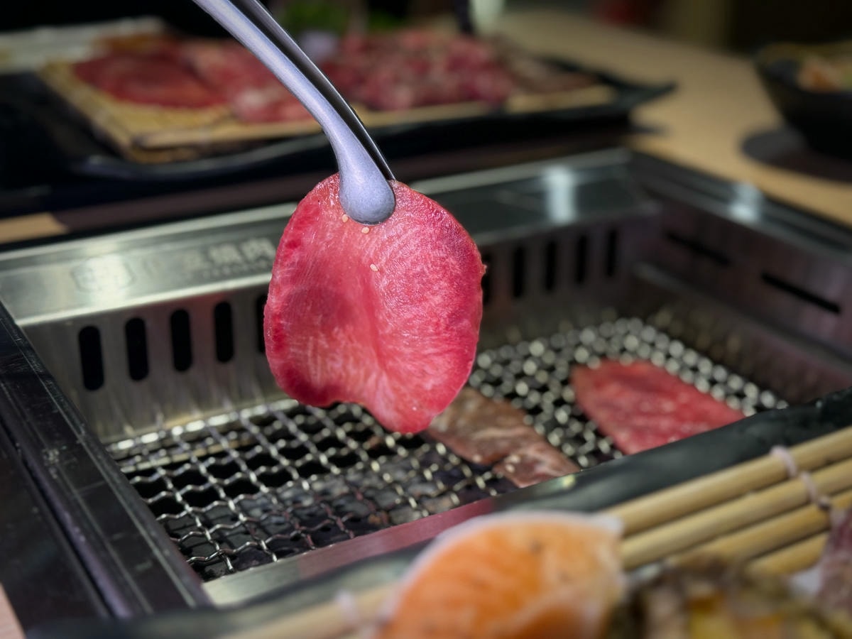 【伊笠燒肉-EZ燒肉】桃園評分最高的個人燒肉美食推薦，24種精緻燒烤套餐，特色必吃盛合、雙拼！