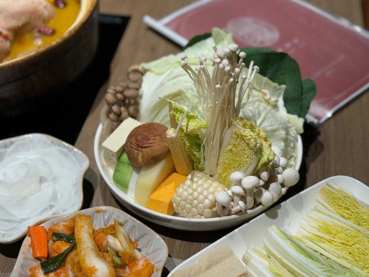 【星曜雞湯】台北中山必吃美食推薦，台灣雞湯界的LV，2880元起大啖全雞金湯！中山區頂級包場聚會首選