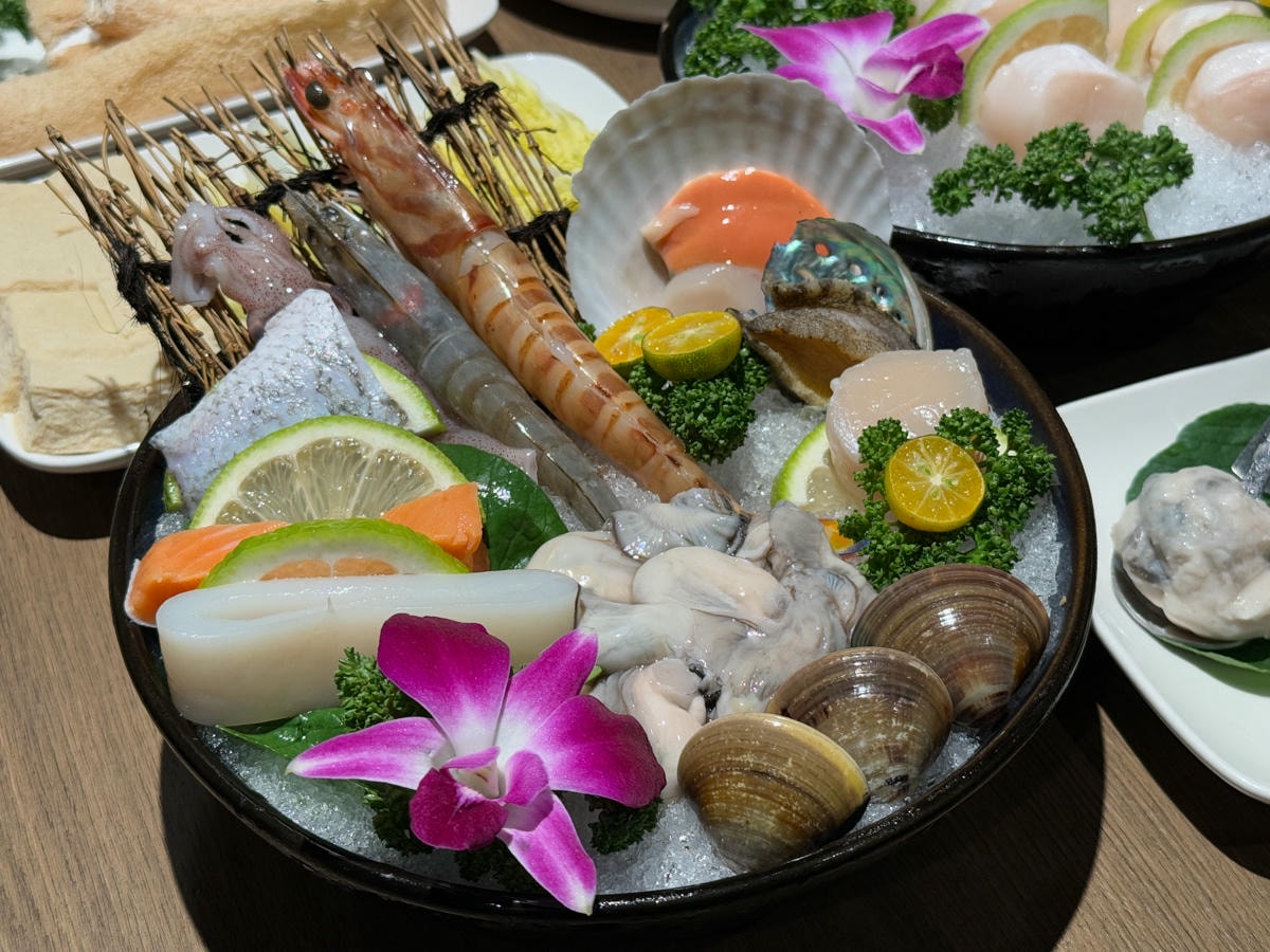 【星曜雞湯】台北中山必吃美食推薦，台灣雞湯界的LV，2880元起大啖全雞金湯！中山區頂級包場聚會首選