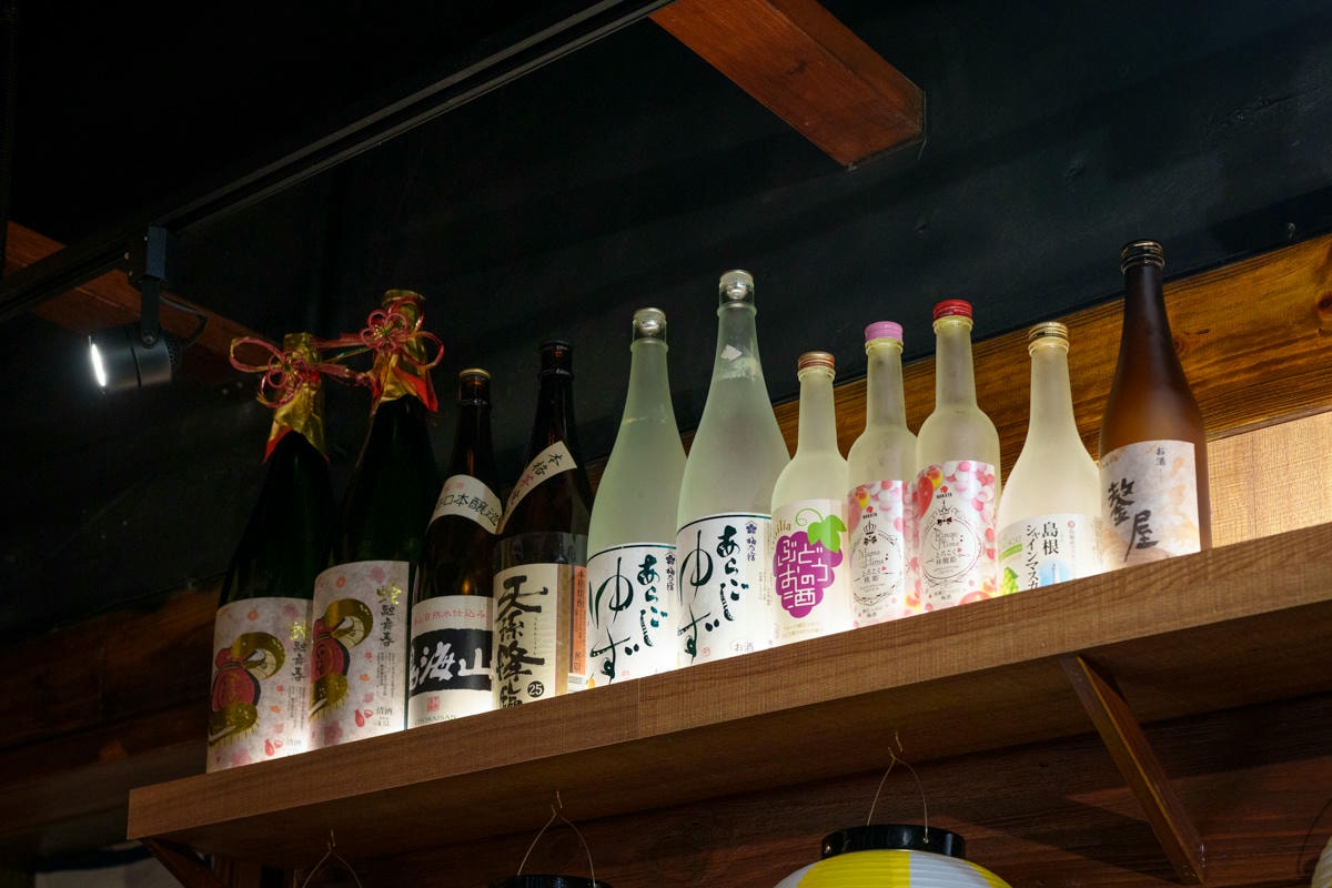 【鏊屋 串燒/壽司/酒場】板橋新埔居酒屋推薦，特色必吃握壽司、刺身，大啖各式特色料理，陽明街上最美居酒屋！