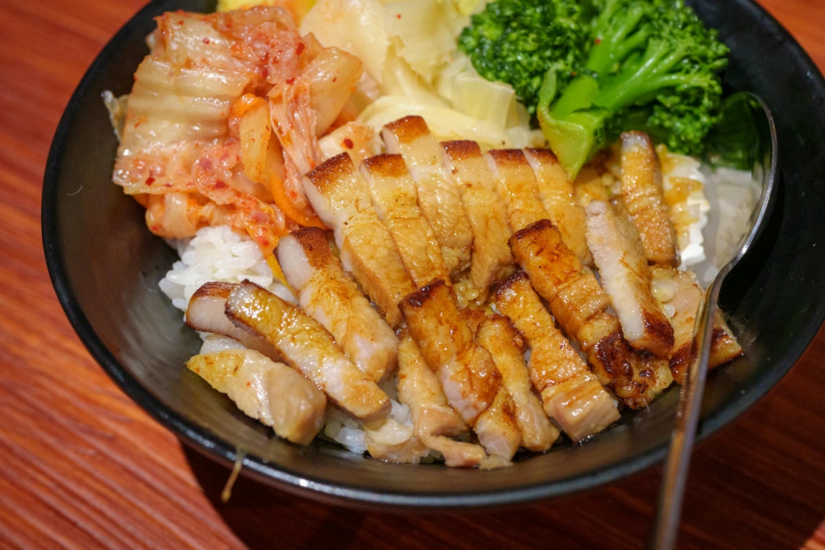 【鏊屋 串燒/壽司/酒場】板橋新埔居酒屋推薦，特色必吃握壽司、刺身，大啖各式特色料理，陽明街上最美居酒屋！
