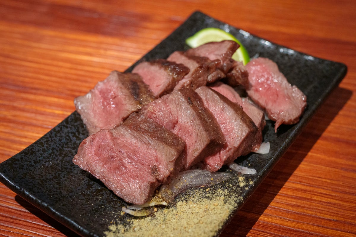 【鏊屋 串燒/壽司/酒場】板橋新埔居酒屋推薦，特色必吃握壽司、刺身，大啖各式特色料理，陽明街上最美居酒屋！
